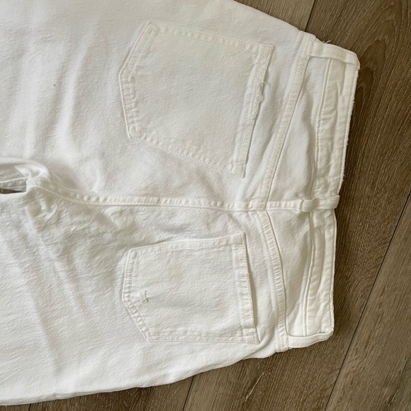 Never worn with tags : Abercrombie curve love skinny jeans. - Picture 8 of 11